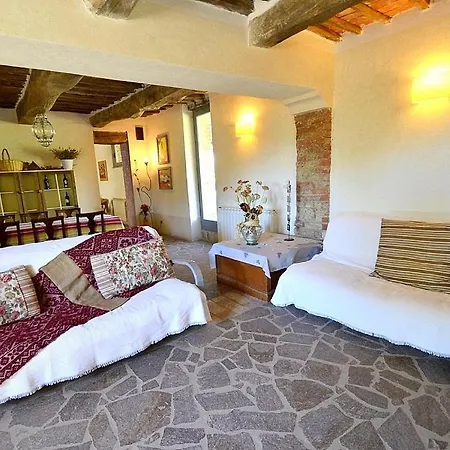 Sleeps 4 Pool Wifi 公寓